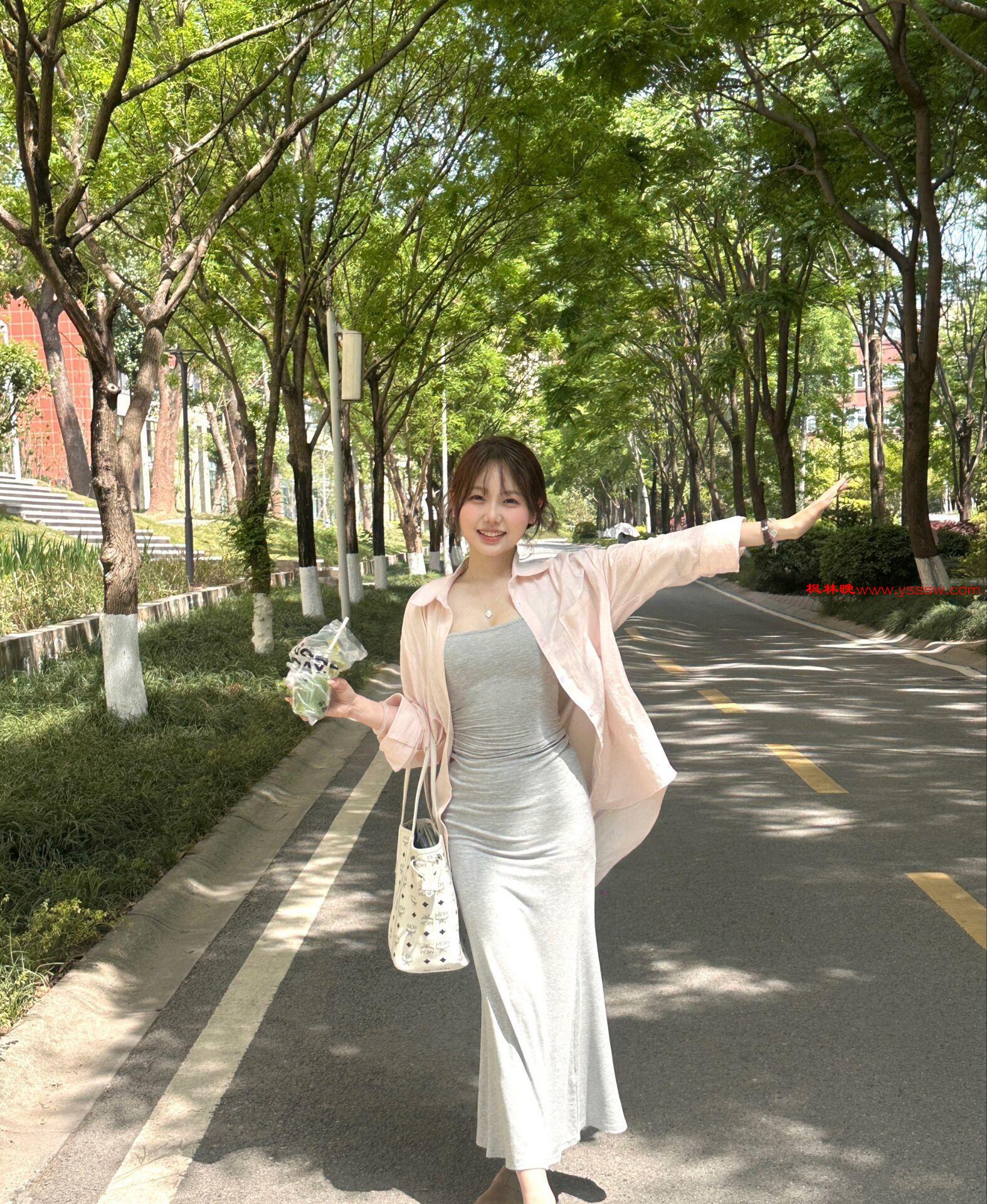 苏州姑苏玩的极品身材兼职美女