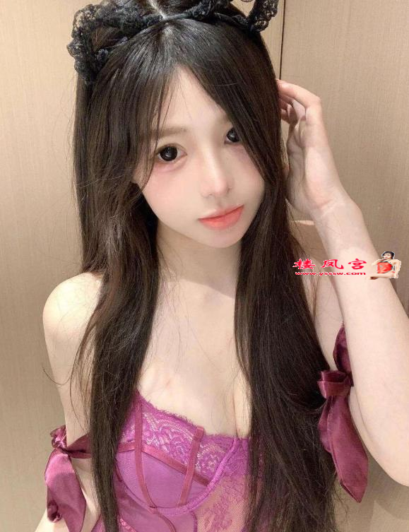 泰州黑丝性感骚妹灵活小舌头